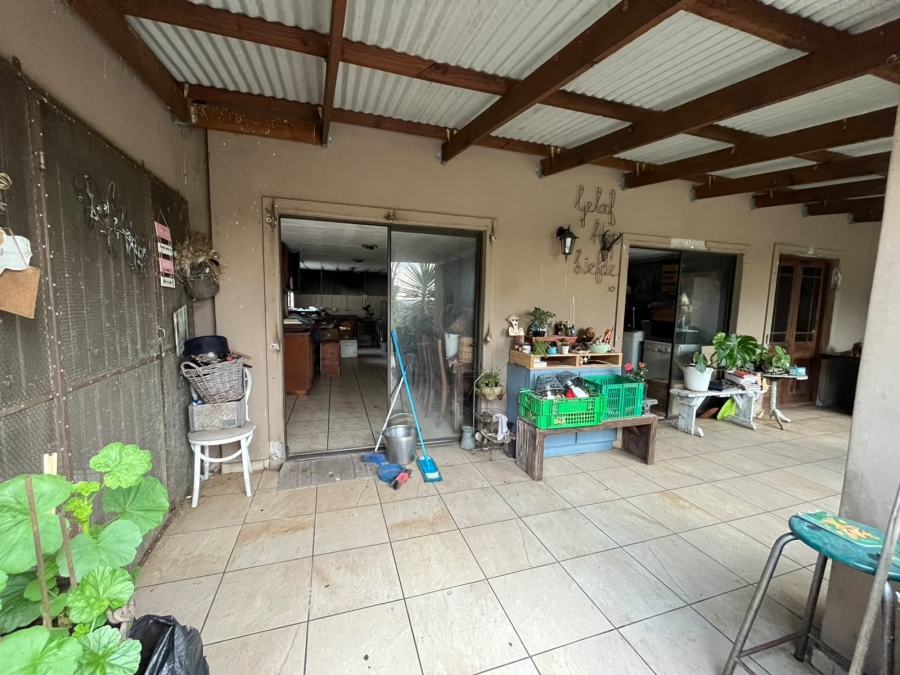 5 Bedroom Property for Sale in Hopefield Western Cape
